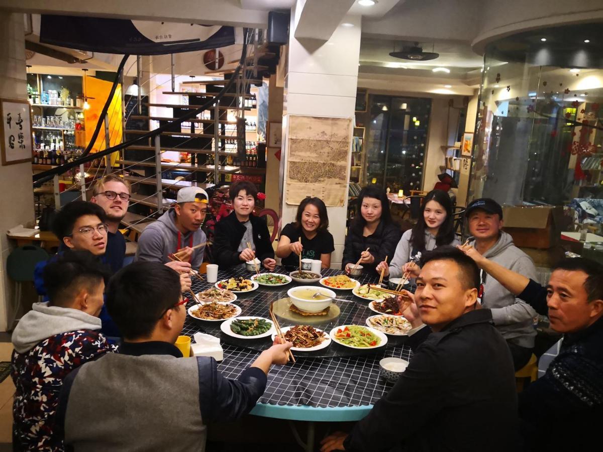 Kunlun International Youth Hostel Хуаншан Екстериор снимка