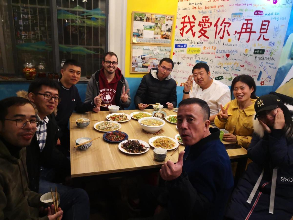 Kunlun International Youth Hostel Хуаншан Екстериор снимка